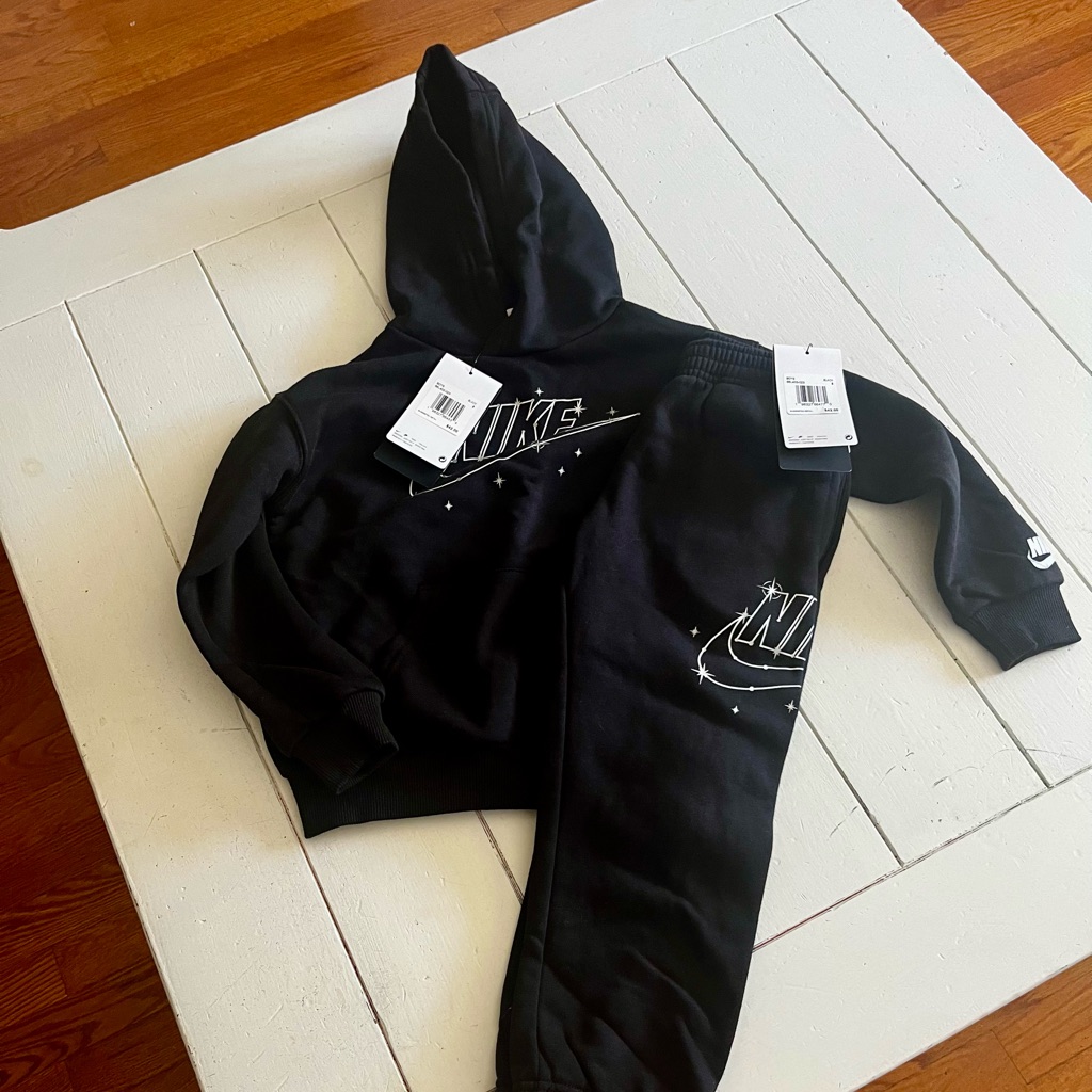 Brand New Boys Size 5 Nike Set